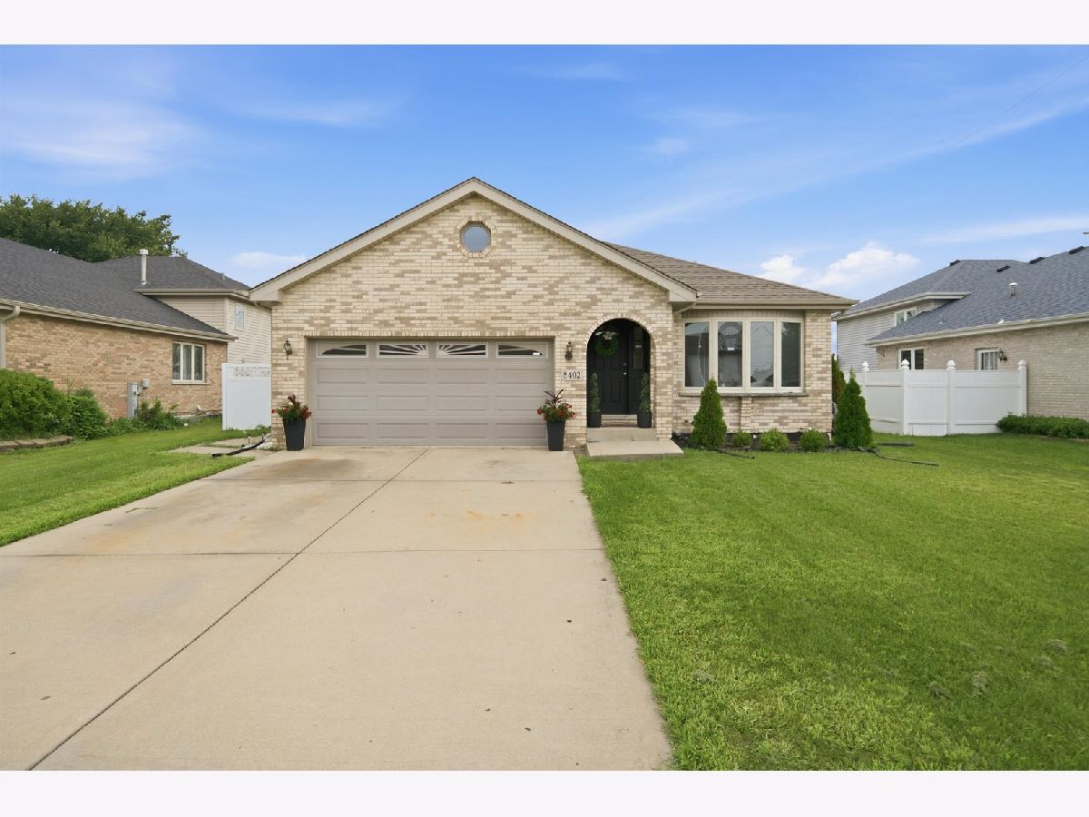  For Sale Bridgeview Illinois, 8402 Thomas Avenue