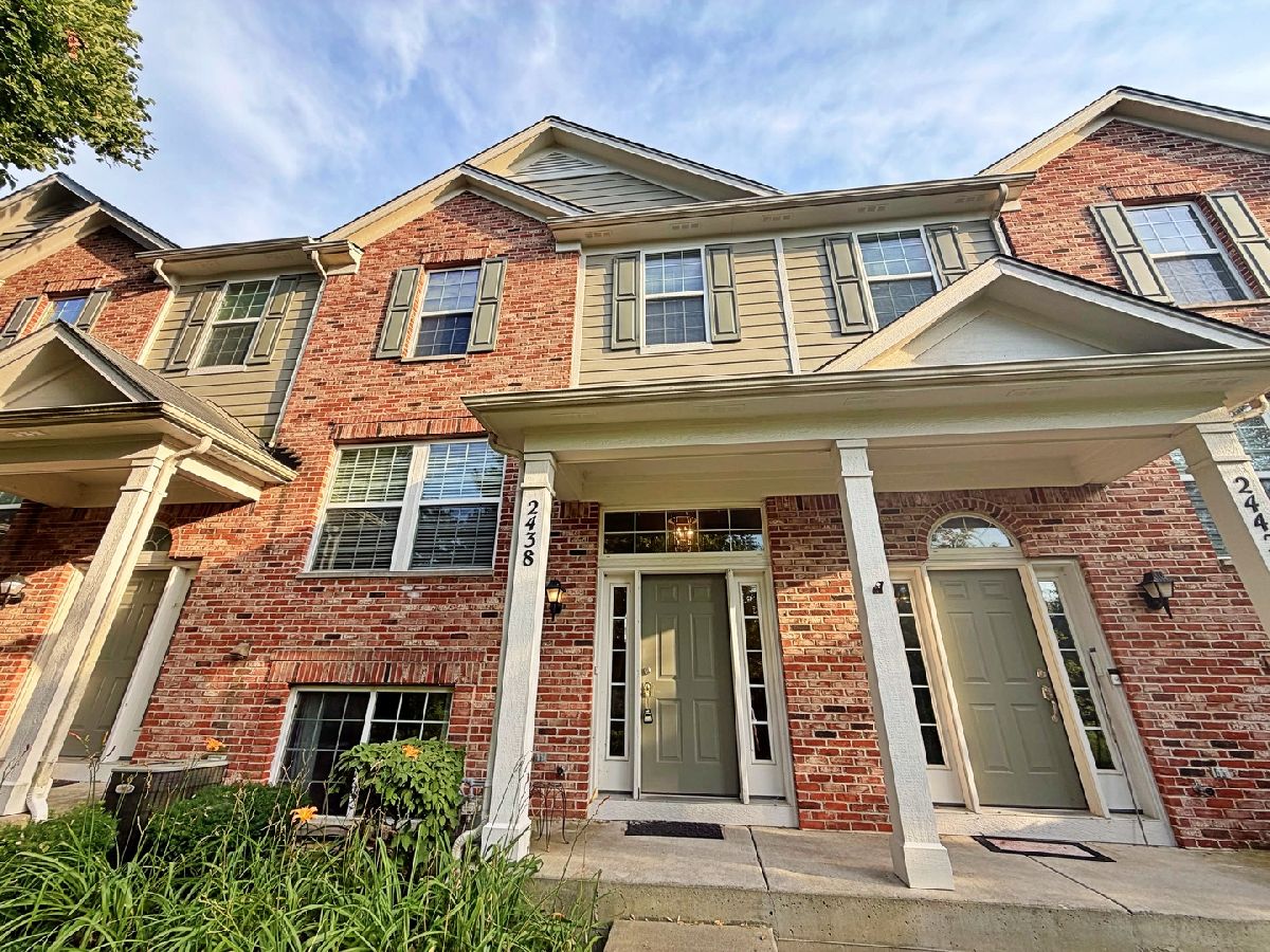  For Rent Elgin Illinois, 2438 Anna