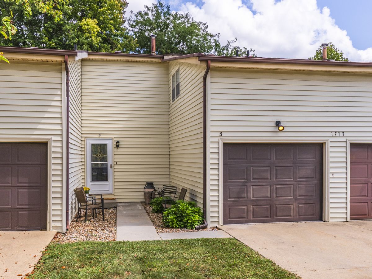 Condos & Townhomes For Sale Key West Normal Illinois, 1713 King Drive