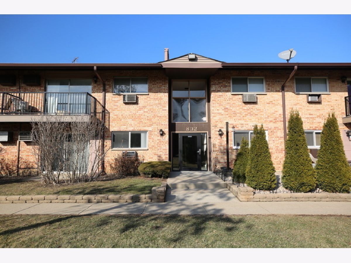  For Sale Prospect Heights Illinois, 832 Old Willow Road