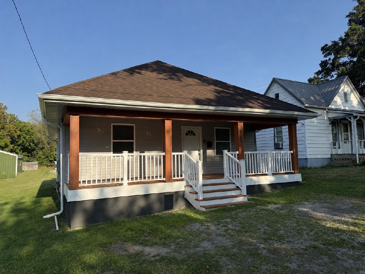  For Sale Duquoin Illinois, 210 East Street
