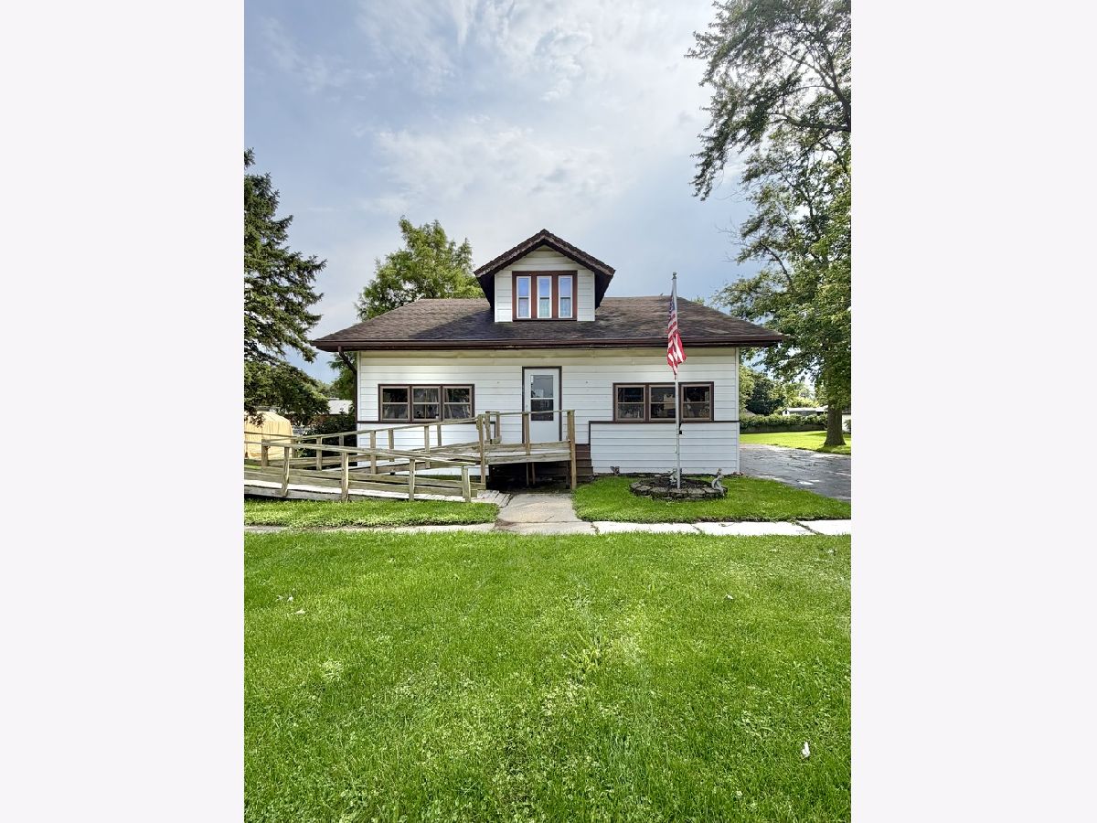  Sold Ashkum Illinois, 114 Lake