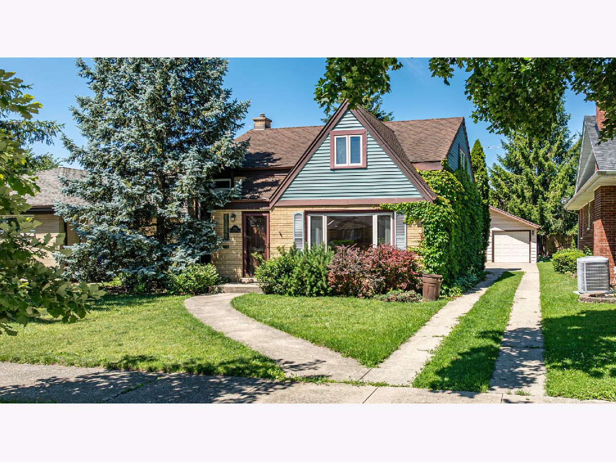  For Sale Westchester Illinois, 1952 Manchester Avenue
