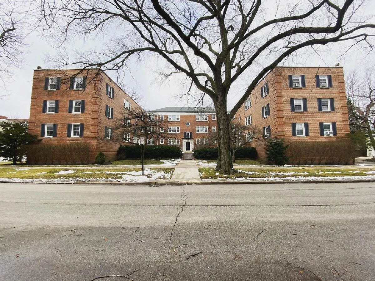  Rented Evanston Illinois, 2608 Bennett
