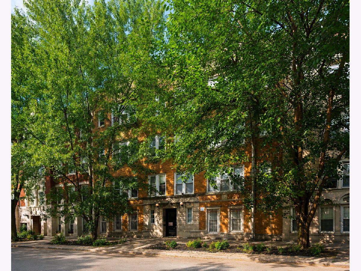  For Sale Chicago Illinois, 6812 Wayne Avenue