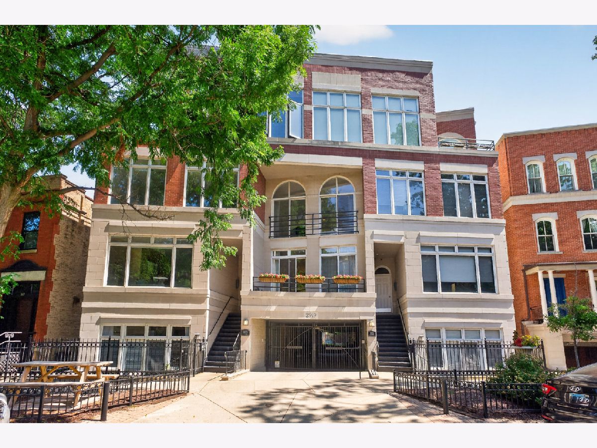  For Sale Chicago Illinois, 2919 Burling Street