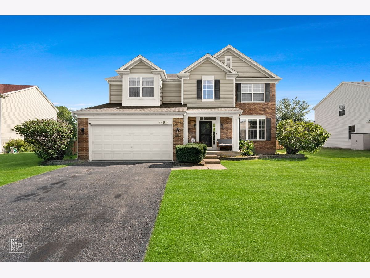 Homes & Townhomes For Sale Blackberry Crossing West Montgomery Illinois, 2490 Riva Ridge Road