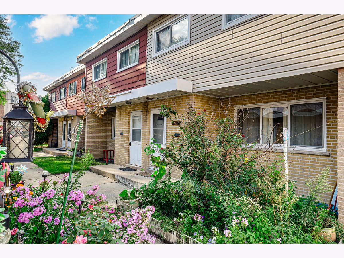  For Sale Skokie Illinois, 9123 Lamon Avenue