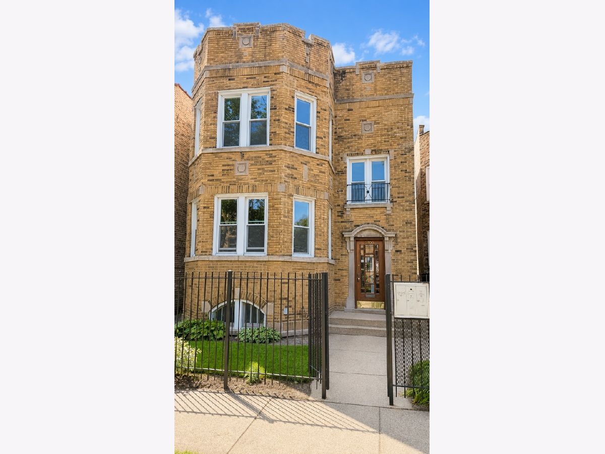 Homes & Condominiums For Rent Arcadia Terrace Chicago Illinois, 5706 Maplewood
