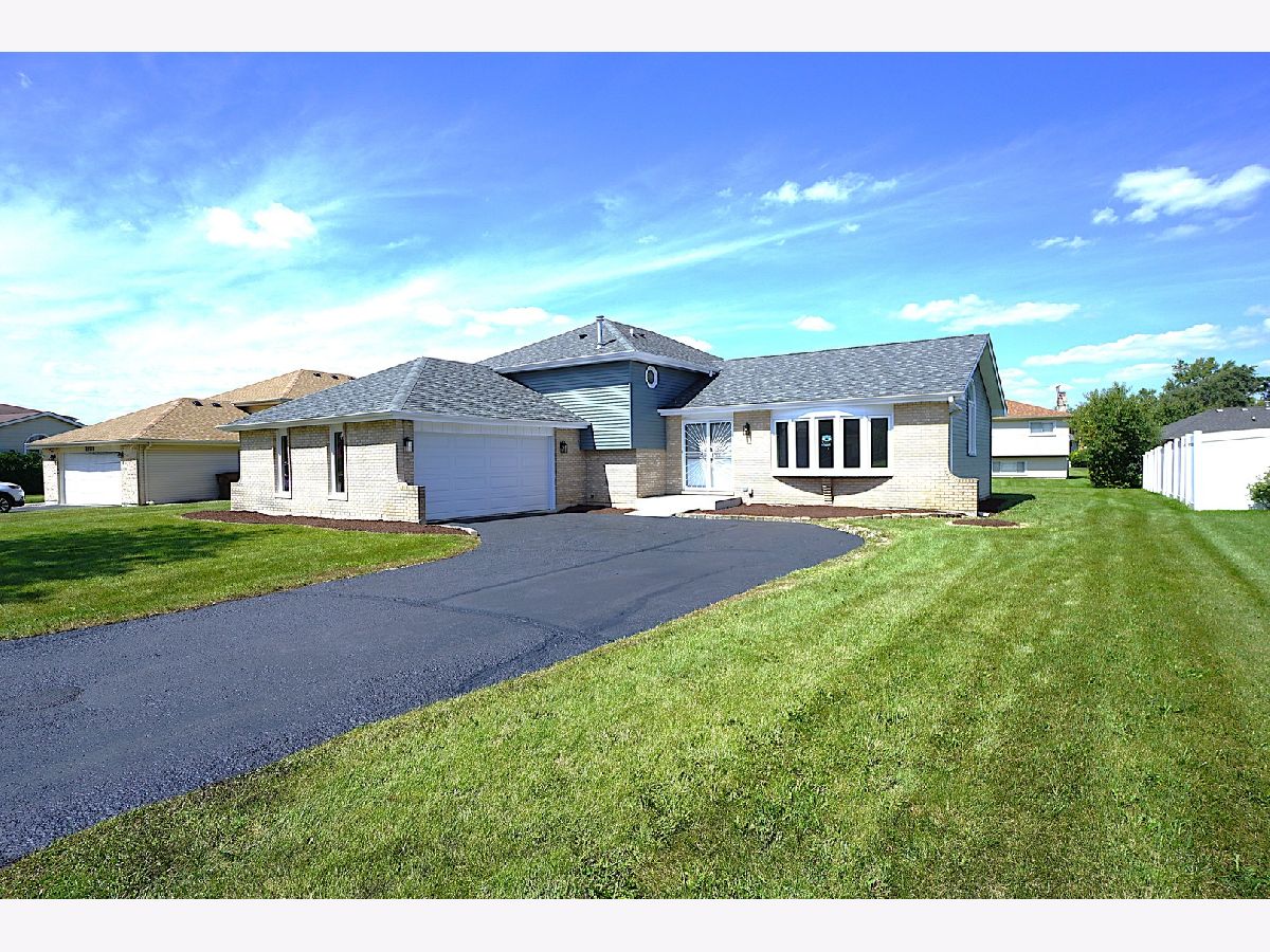  For Sale Richton Park Illinois, 22520 Crescent Way