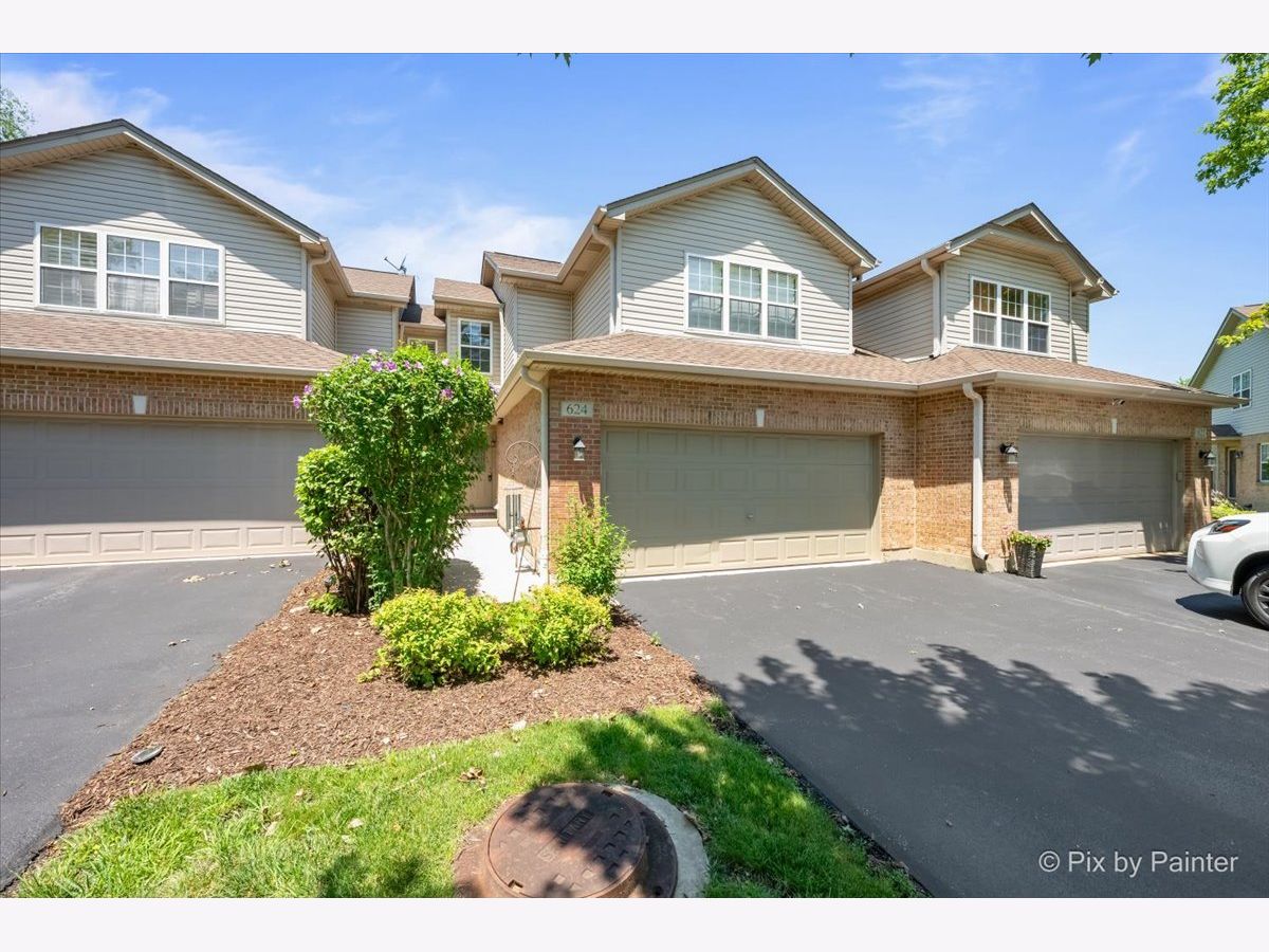  For Sale Roselle Illinois, 624 Daisy Lane