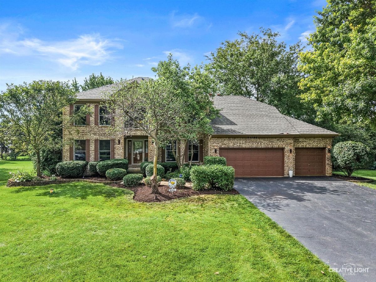 Homes For Sale Whispering Lakes Naperville Illinois, 23741 Deer Chase Lane