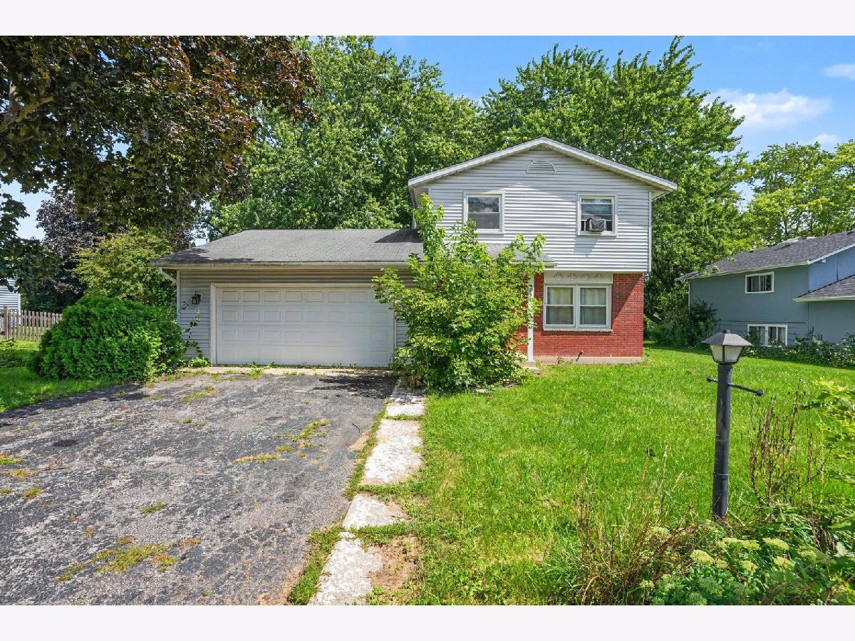  For Sale Gurnee Illinois, 1055 Belle Plaine Avenue