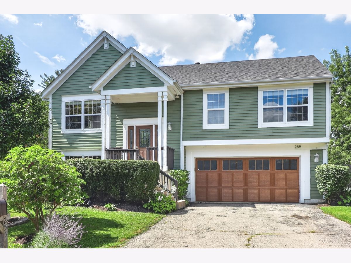 Homes For Sale English Meadows Grayslake Illinois, 255 Penny Lane