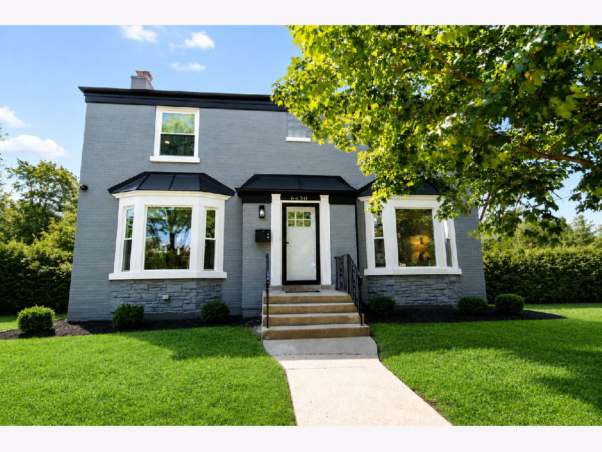  For Sale Lincolnwood Illinois, 6630 Trumbull Avenue