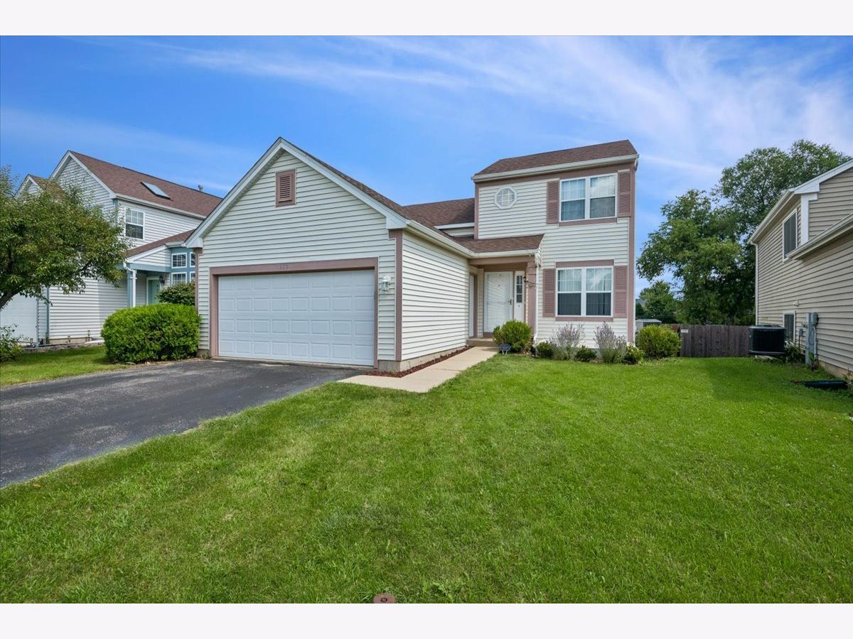 Townhomes & Condos & Homes For Sale Cranberry Lake Hainesville Illinois, 155 Centennial Drive