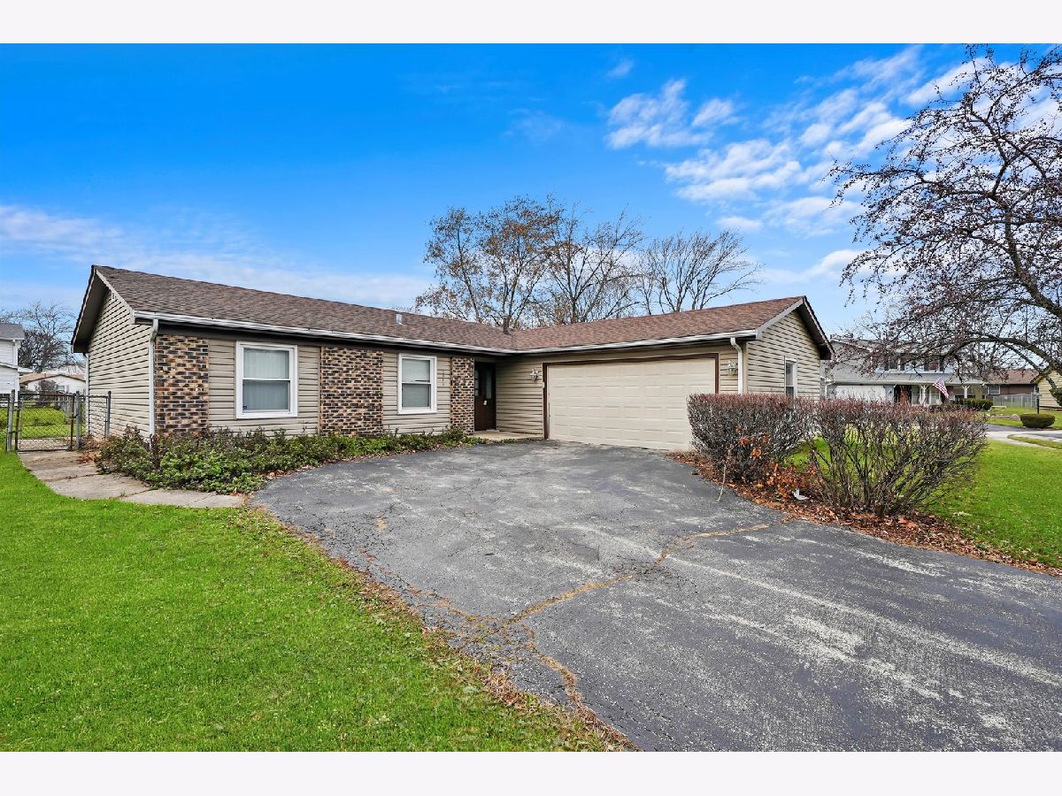  For Rent Hanover Park Illinois, 8218 Carrolton