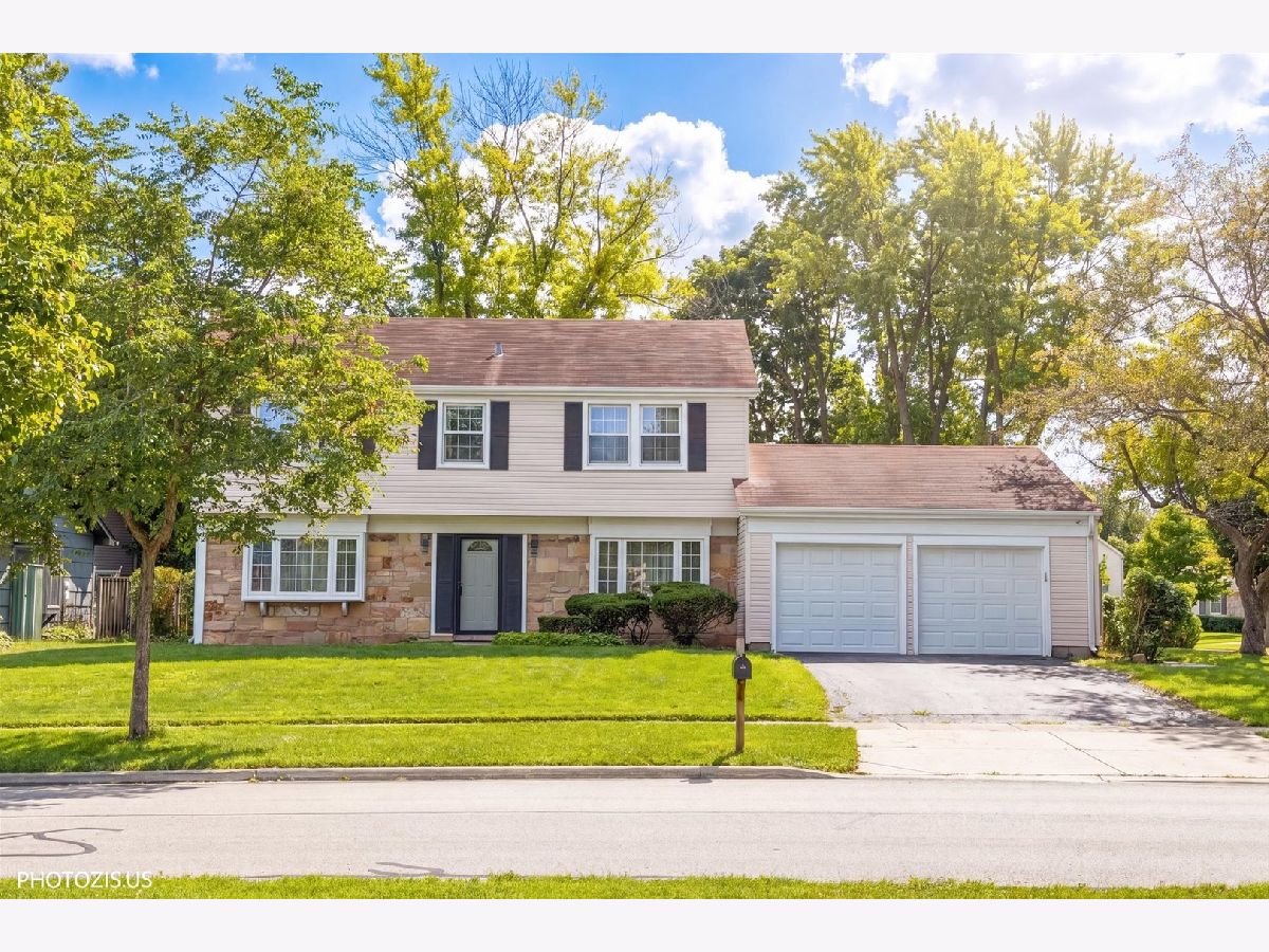 Homes For Sale Strathmore Buffalo Grove Illinois, 1111 Plum Grove Circle