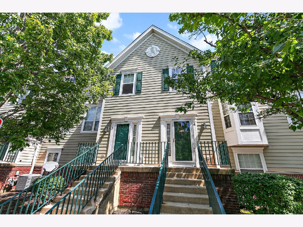 Homes & Townhomes & Condos For Sale Orchard Valley Aurora Illinois, 1095 Village Center Parkway