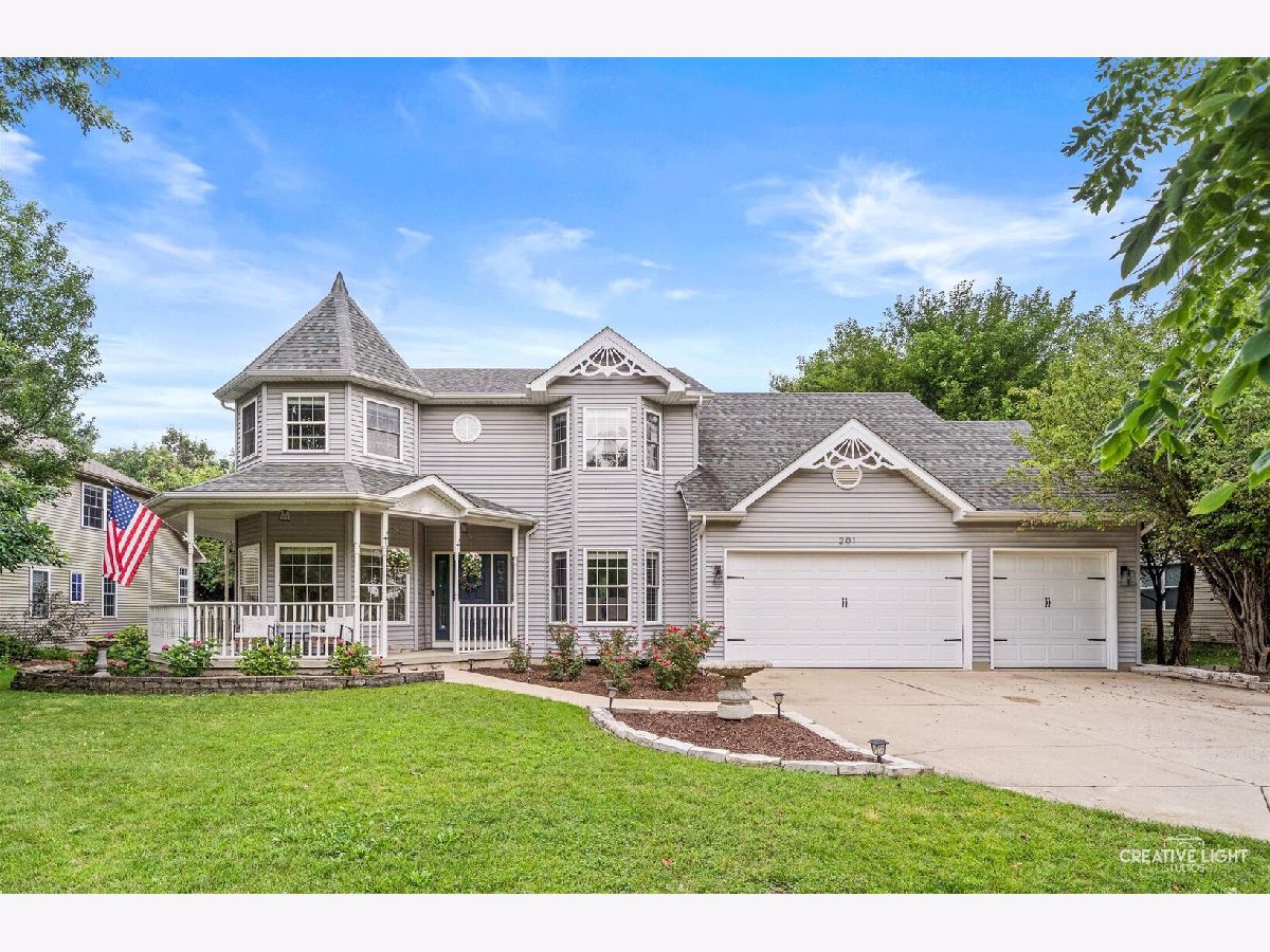  For Sale Oswego Illinois, 201 Willowwood Drive