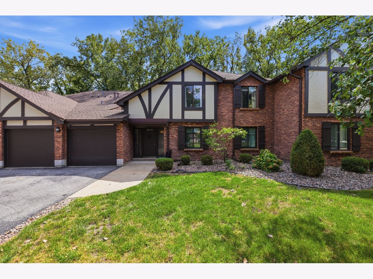 Condominiums For Sale The Timbers Palos Hills Illinois, 8215 Willow Drive