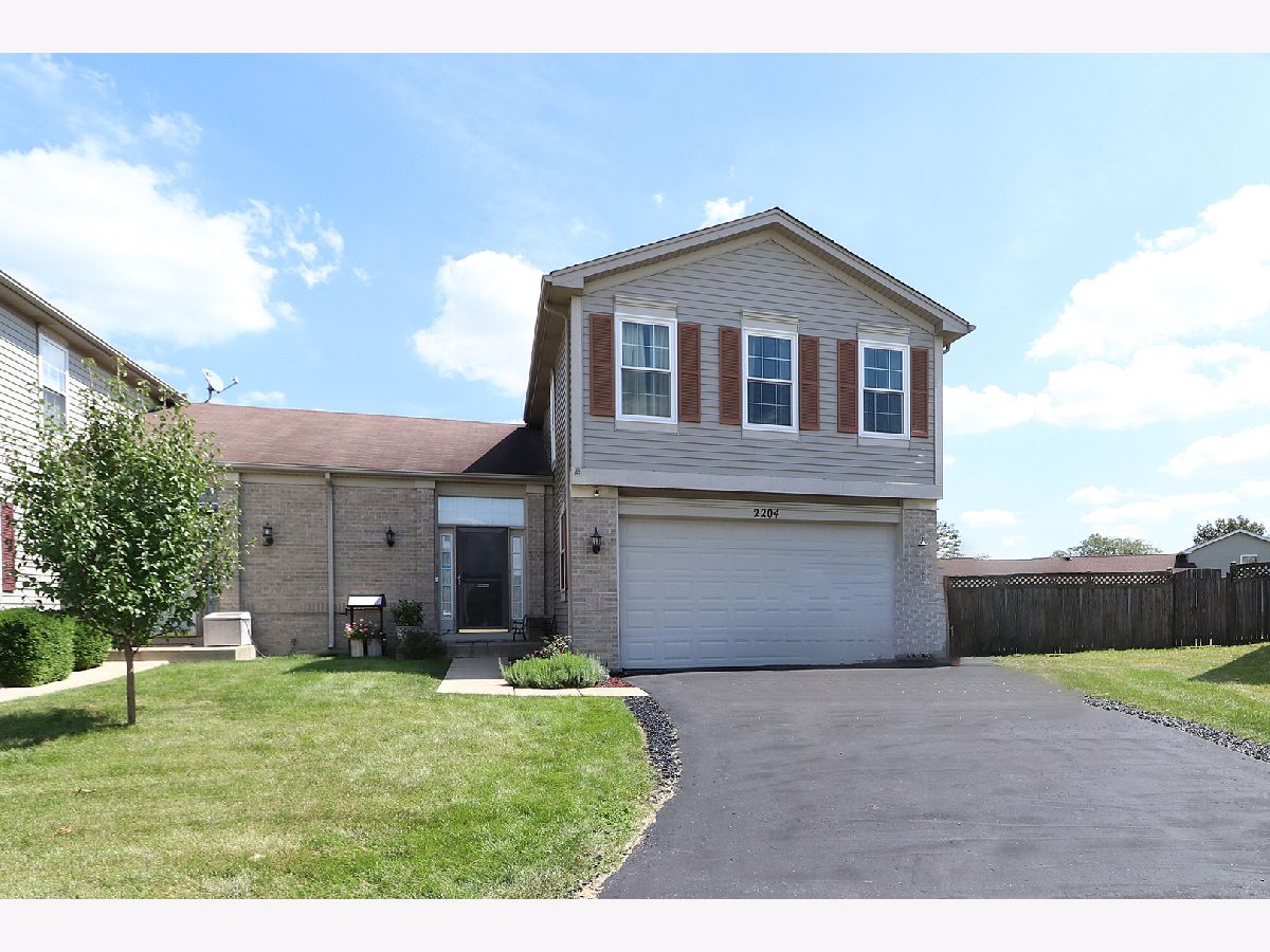 Homes & Townhomes For Sale Kendall Ridge Plainfield Illinois, 2204 Hollister Court