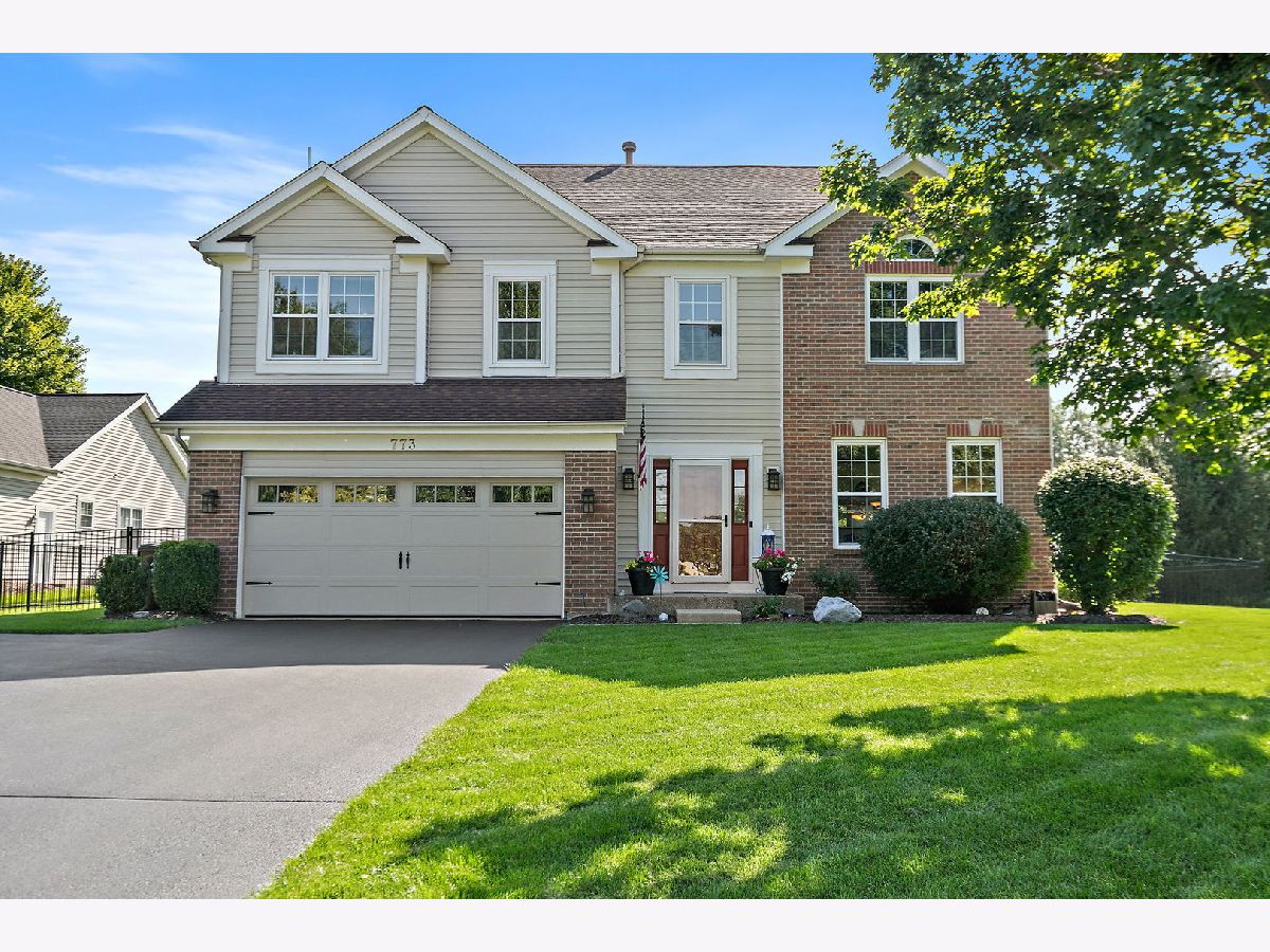  For Sale Crystal Lake Illinois, 773 Providence Lane