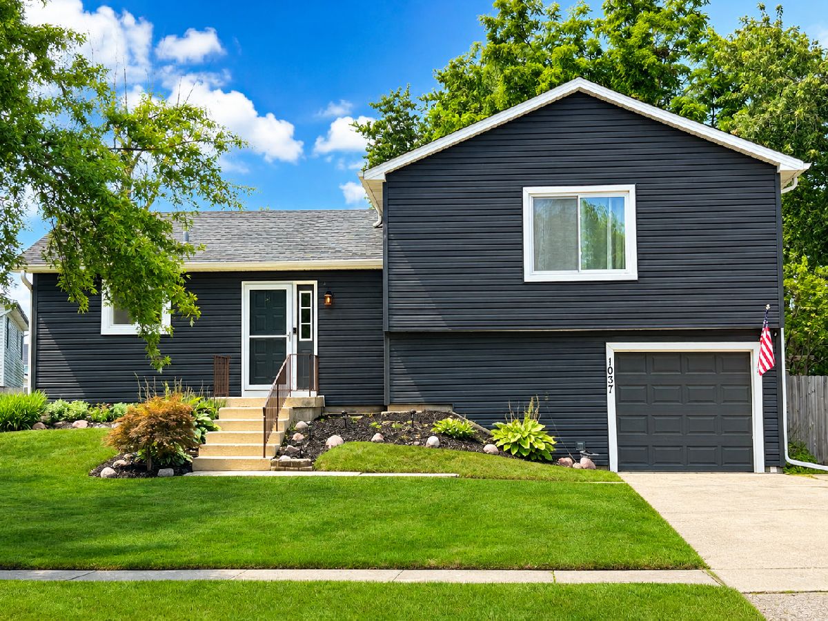  For Sale Bolingbrook Illinois, 1037 Ridgewood Drive