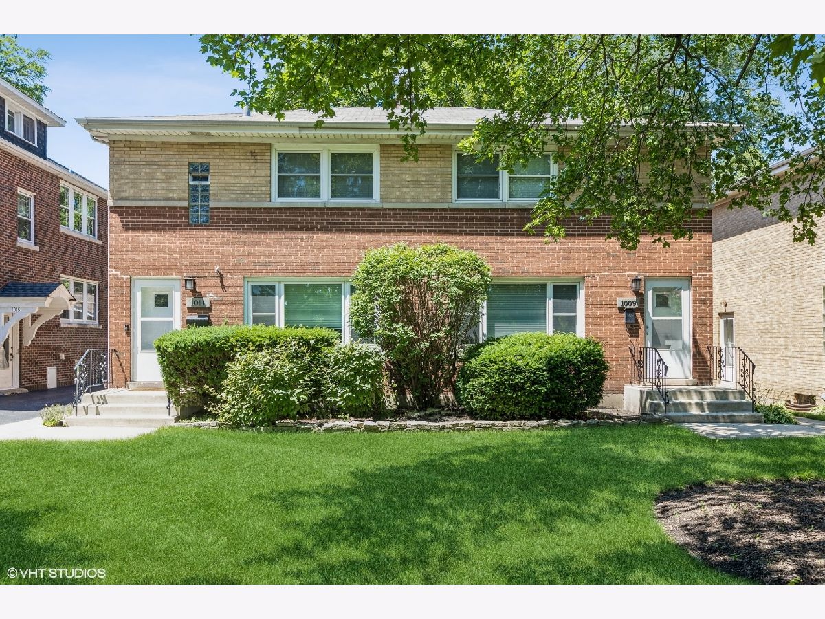  For Sale La Grange Illinois, 1011 Hillgrove Avenue