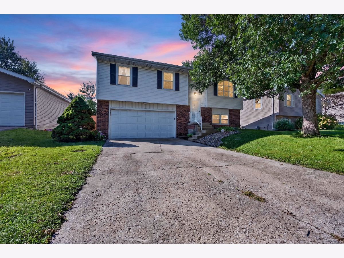 Homes & Condos & Townhomes For Sale Lakewood Bloomington Illinois, 2319 Anchor Drive