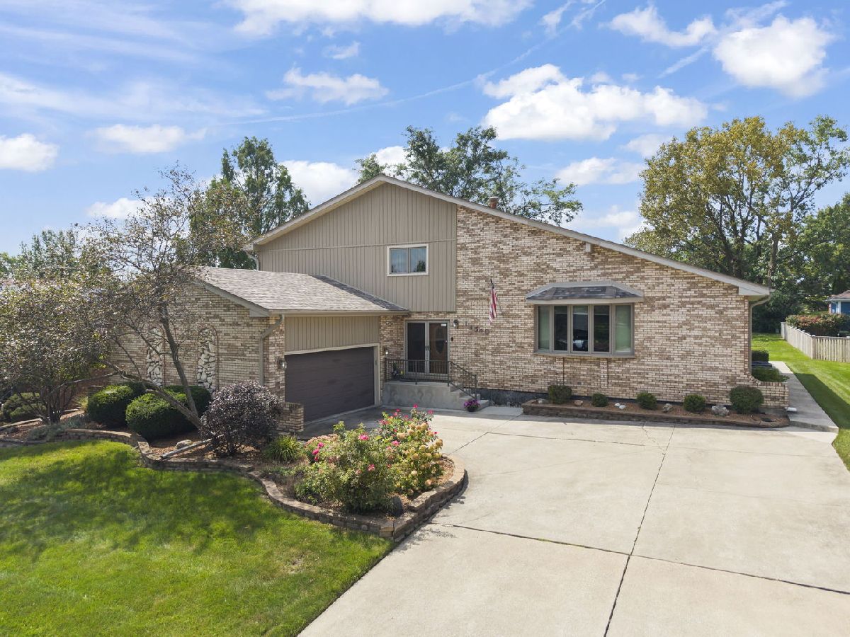  For Sale Homer Glen Illinois, 13540 Monaghan Road