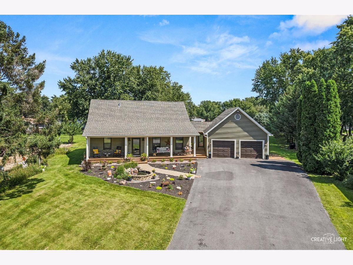  For Sale Lake Holiday Illinois, 519 Hickory Circle