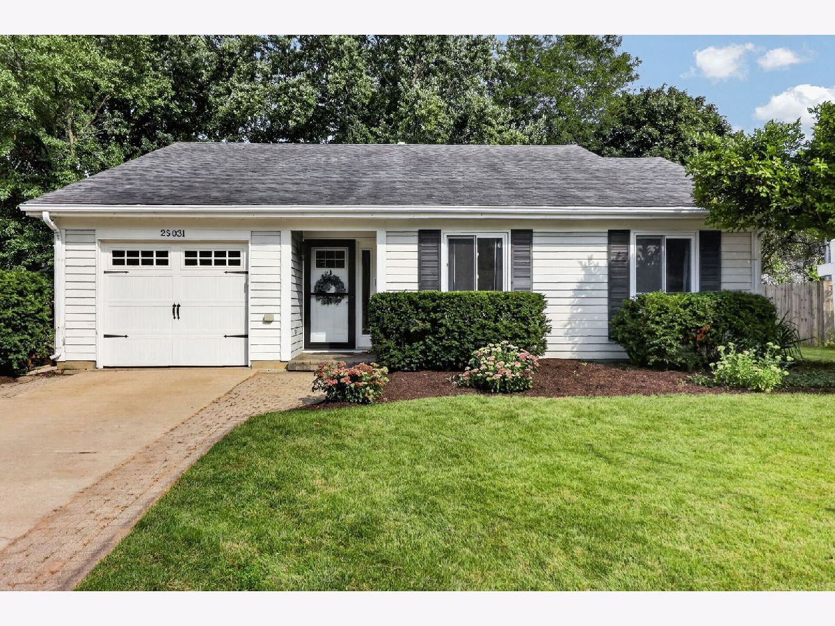Homes & Condos & Townhomes For Sale Summerlakes Warrenville Illinois, 2S031 Continental Drive