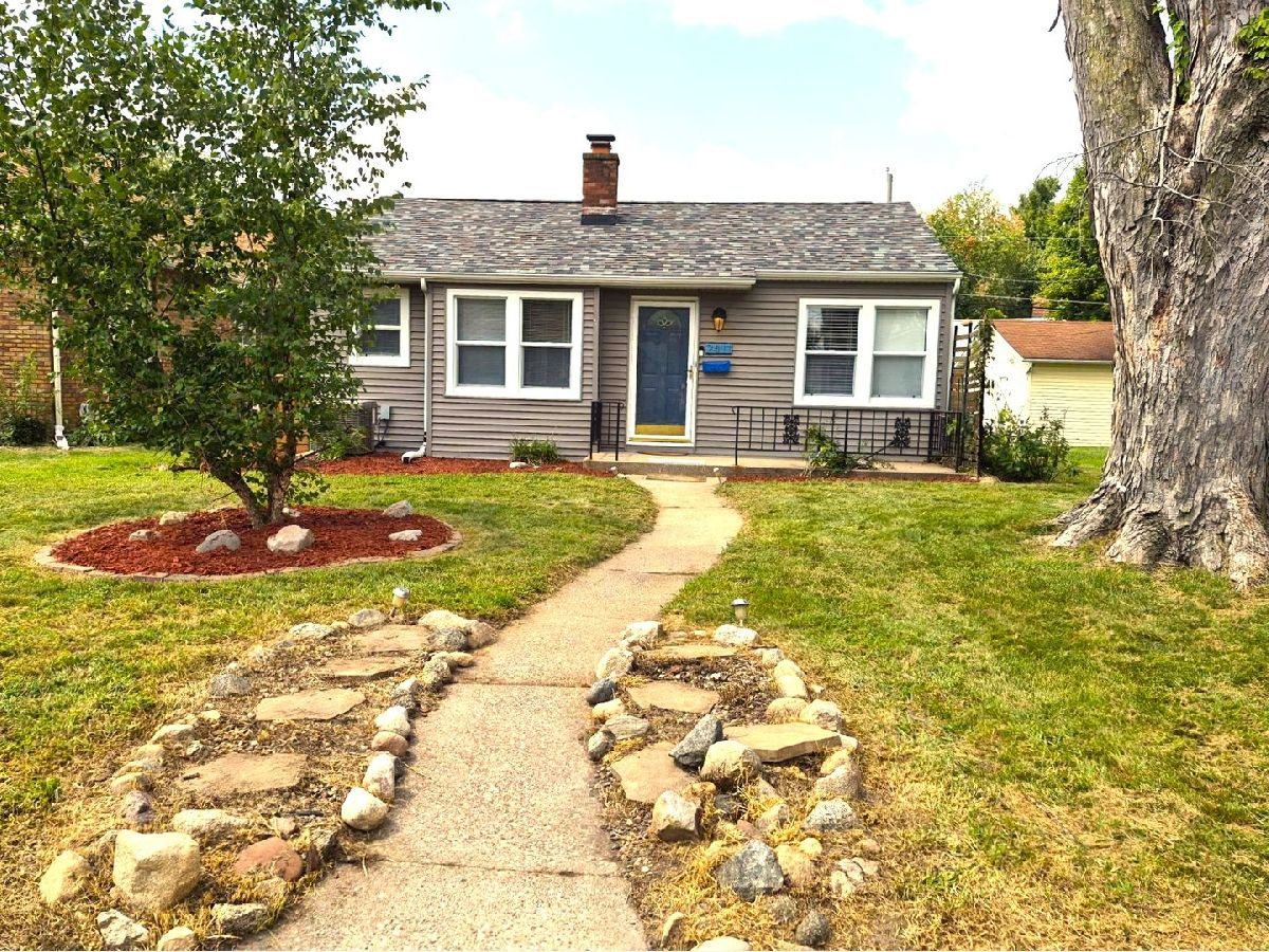Homes For Sale Villa Park Moline Illinois, 2411 29 Street