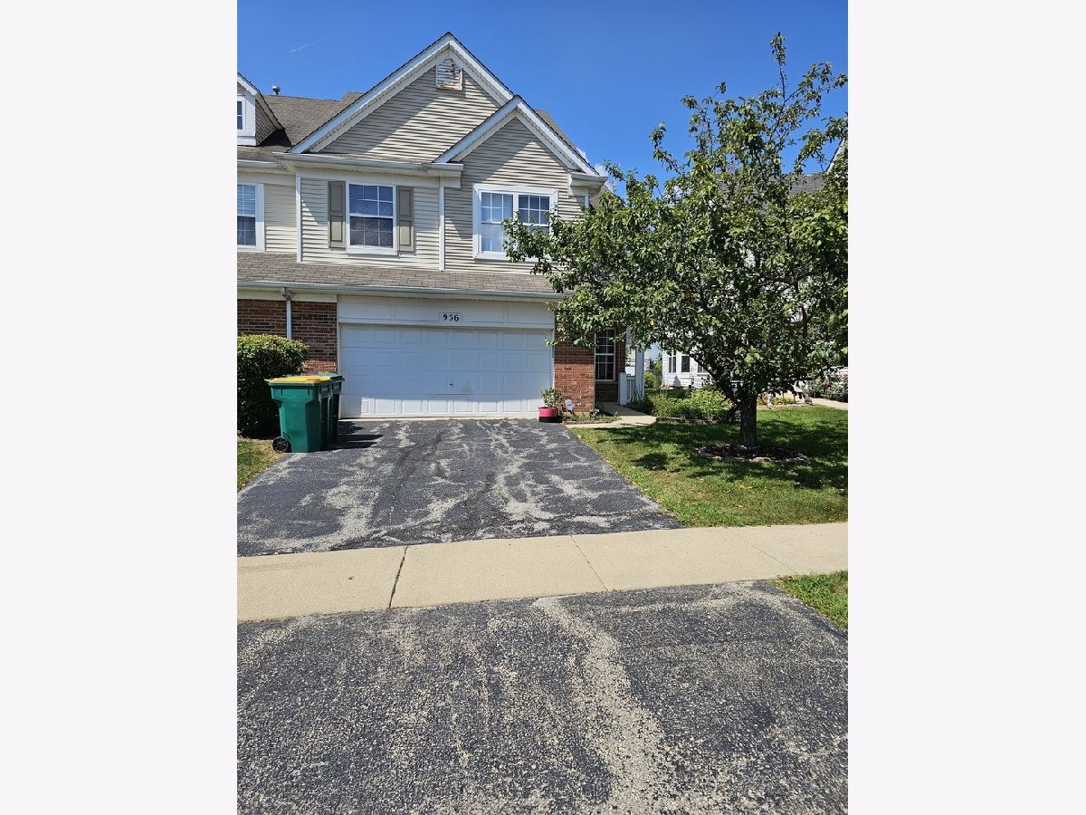 Homes & Townhomes For Sale Sable Ridge Joliet Illinois, 956 Bluebell Circle
