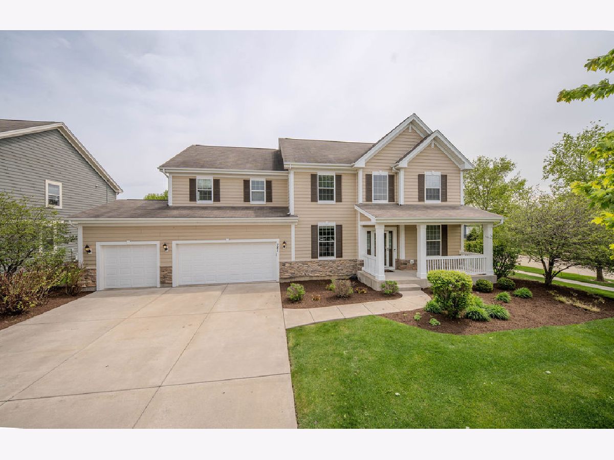 Homes For Sale Highland Woods Elgin Illinois, 781 Richwood Avenue