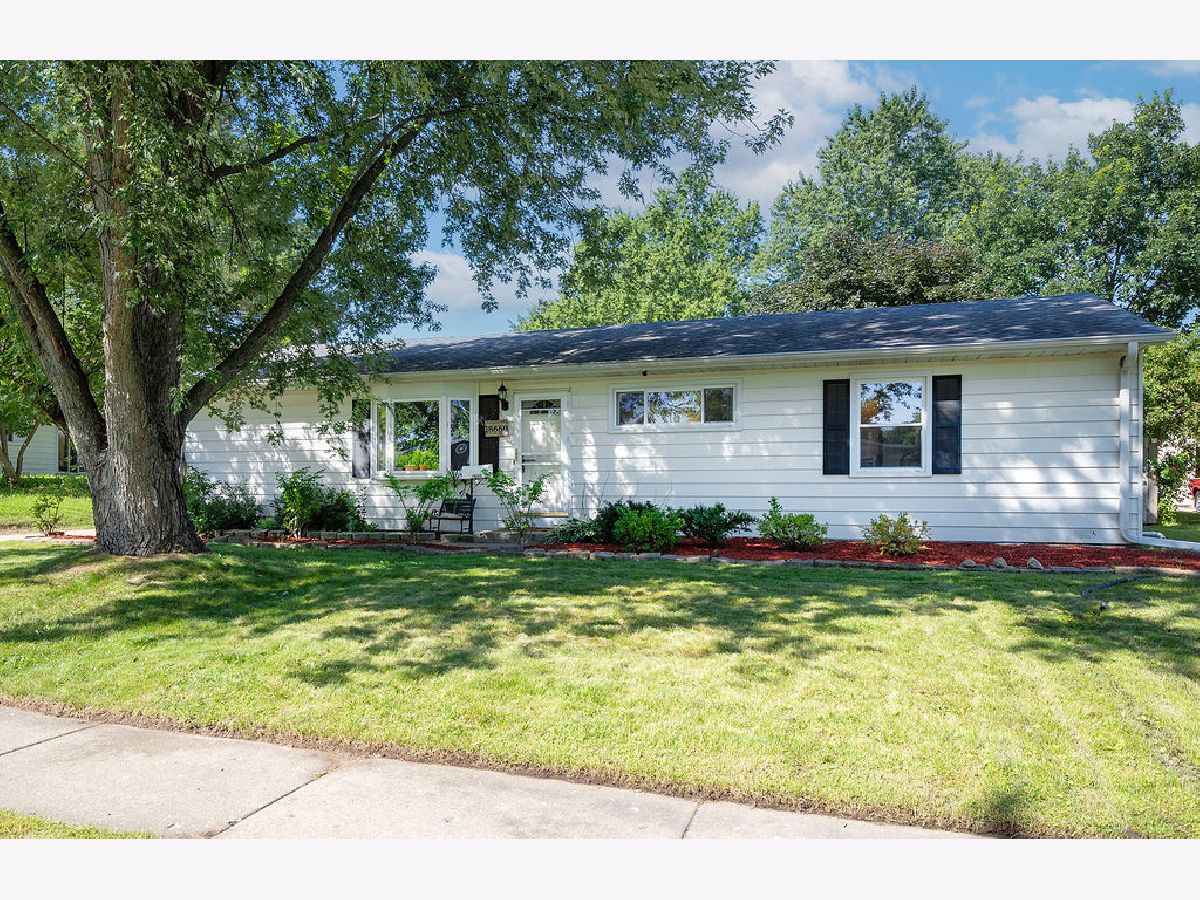  For Sale Gurnee Illinois, 18660 Highfield Drive