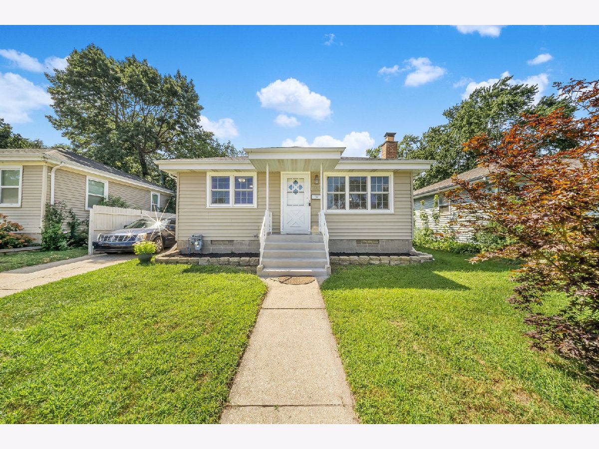Homes For Sale Oak Glen Lansing Illinois, 18026 Oakley Avenue
