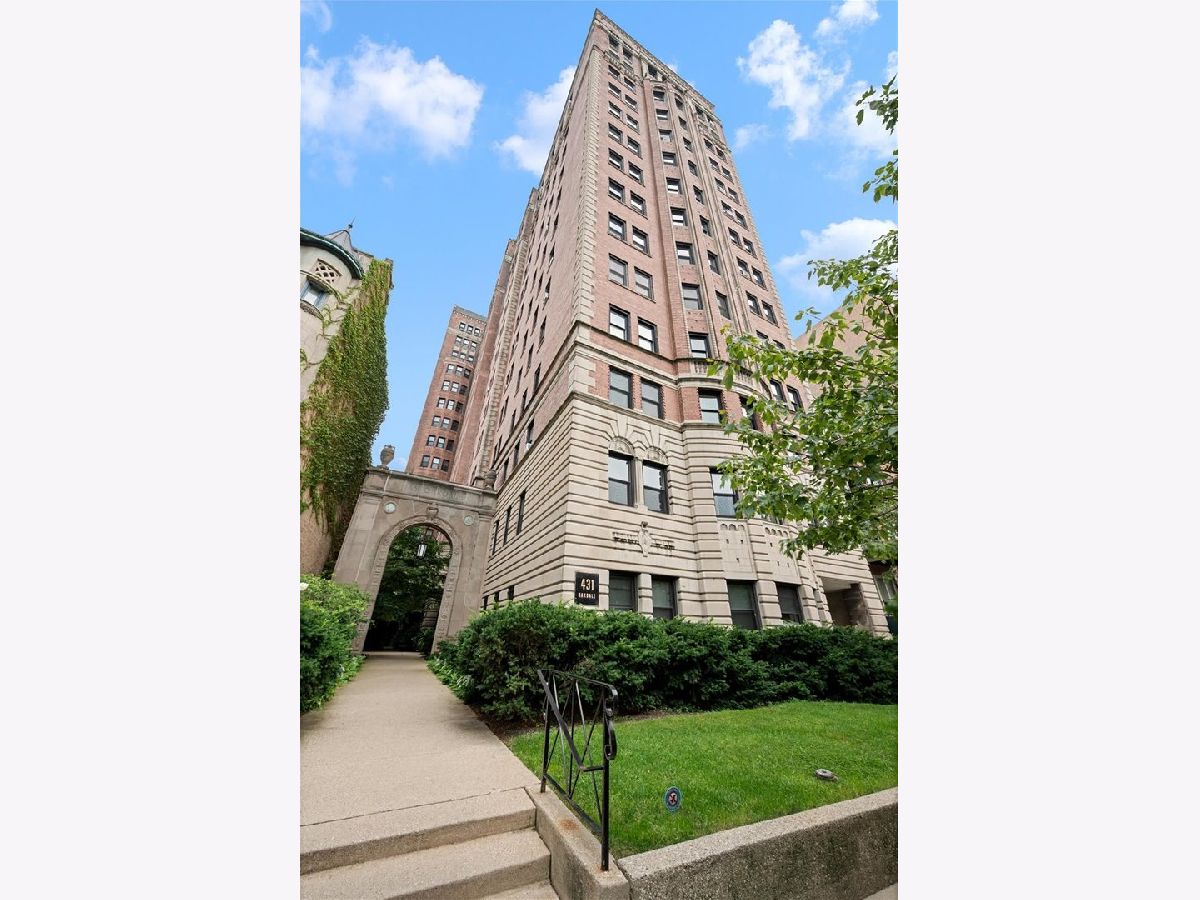  For Sale Chicago Illinois, 431 Oakdale Avenue