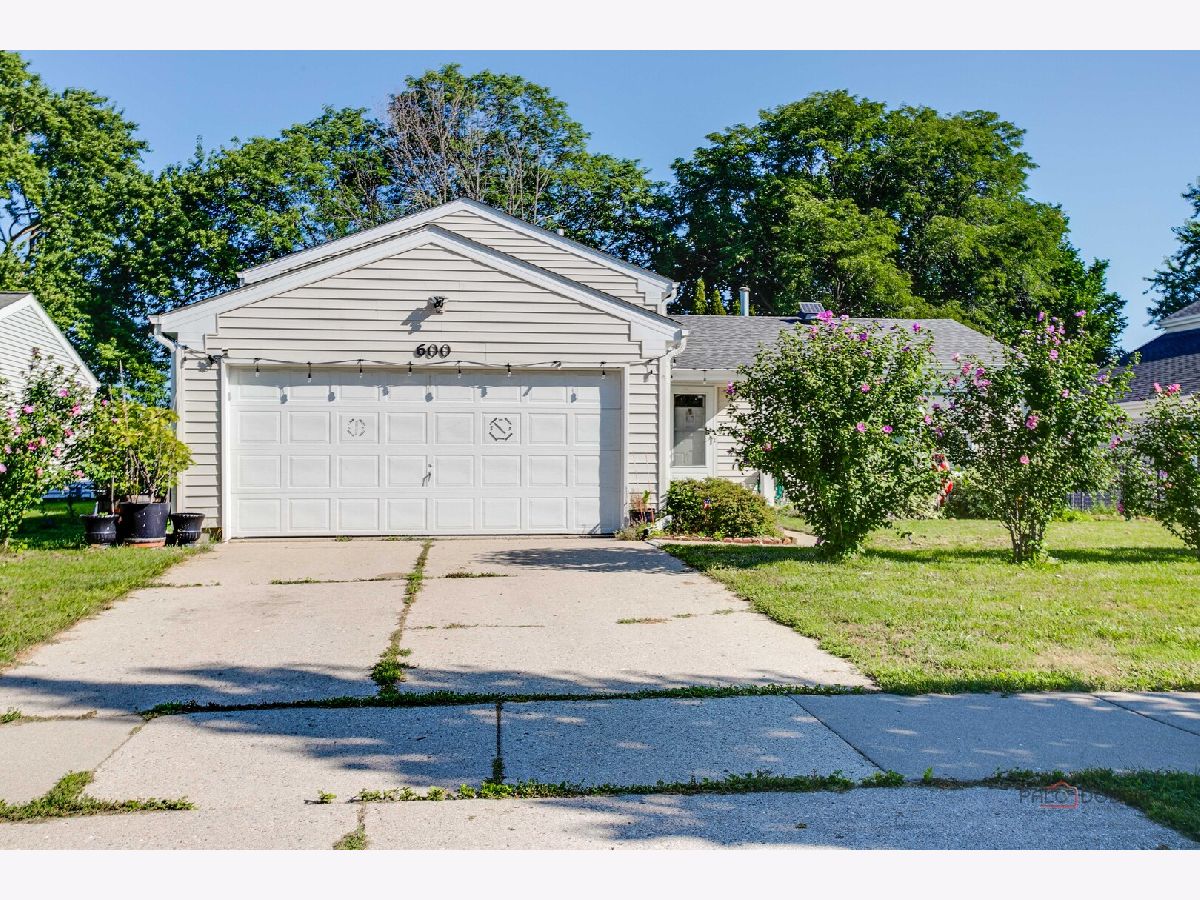 Homes For Sale Green Knolls Buffalo Grove Illinois, 600 Thompson Boulevard