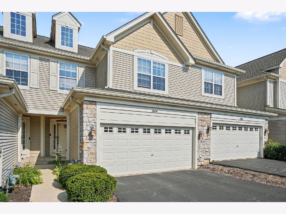 Townhomes For Sale Woodland Lakes Aurora Illinois, 444 Vaughn Circle