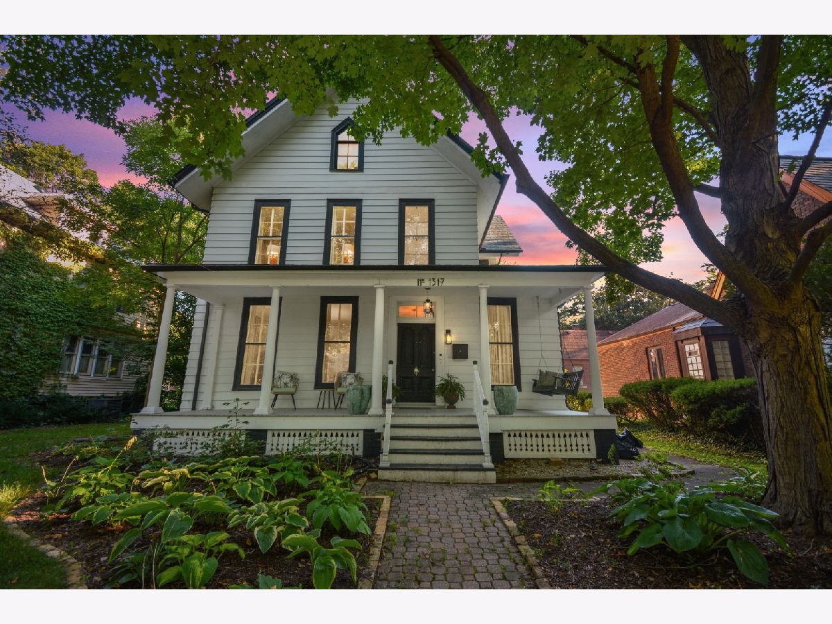 Homes & Condos & Townhomes For Sale Founders Grove Bloomington Illinois, 1317 Grove Street