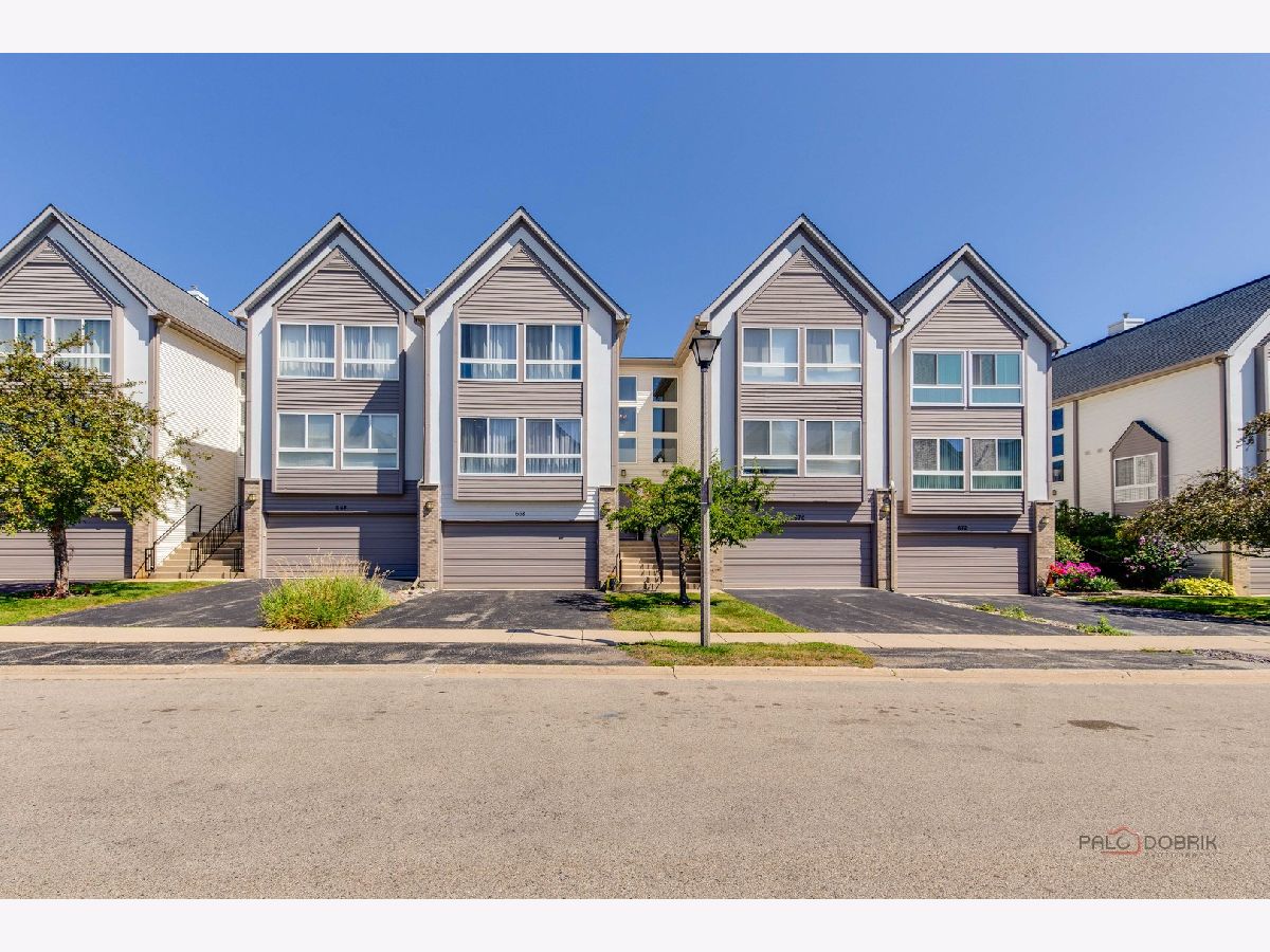 For Sale Mundelein Illinois, 668 Fountainview Drive