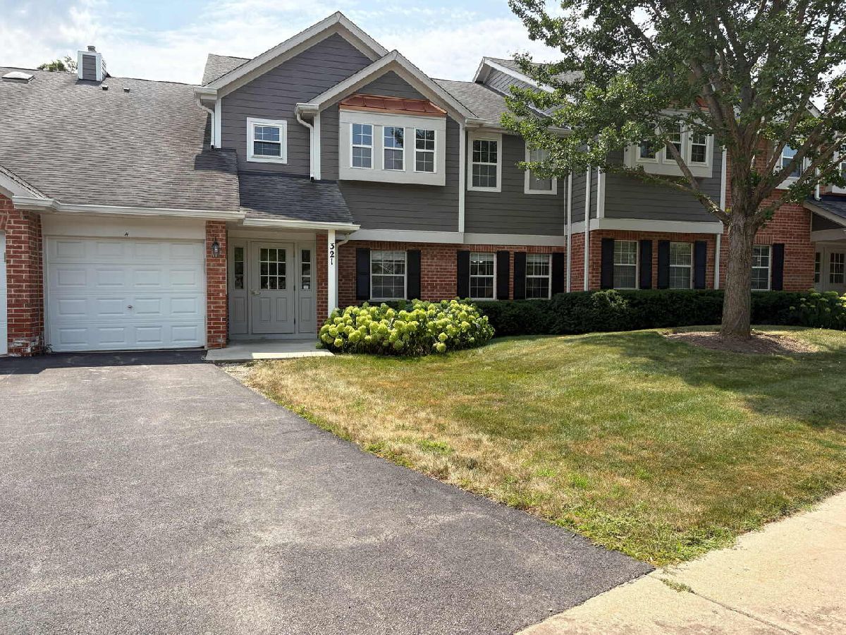 Condos & Townhomes Rented Heatherwood Estates Schaumburg Illinois, 321 Charlotte