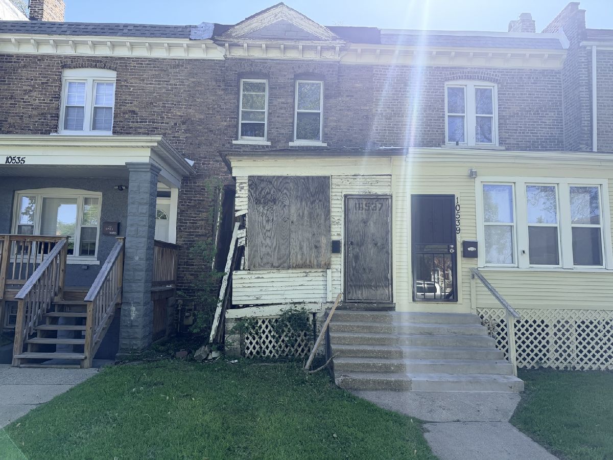 For Sale Chicago Illinois, 10537 Corliss Avenue