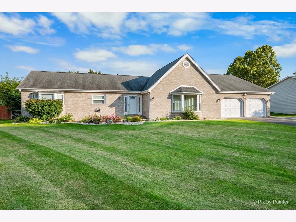  For Sale Lake Holiday Illinois, 537 Erma Drive