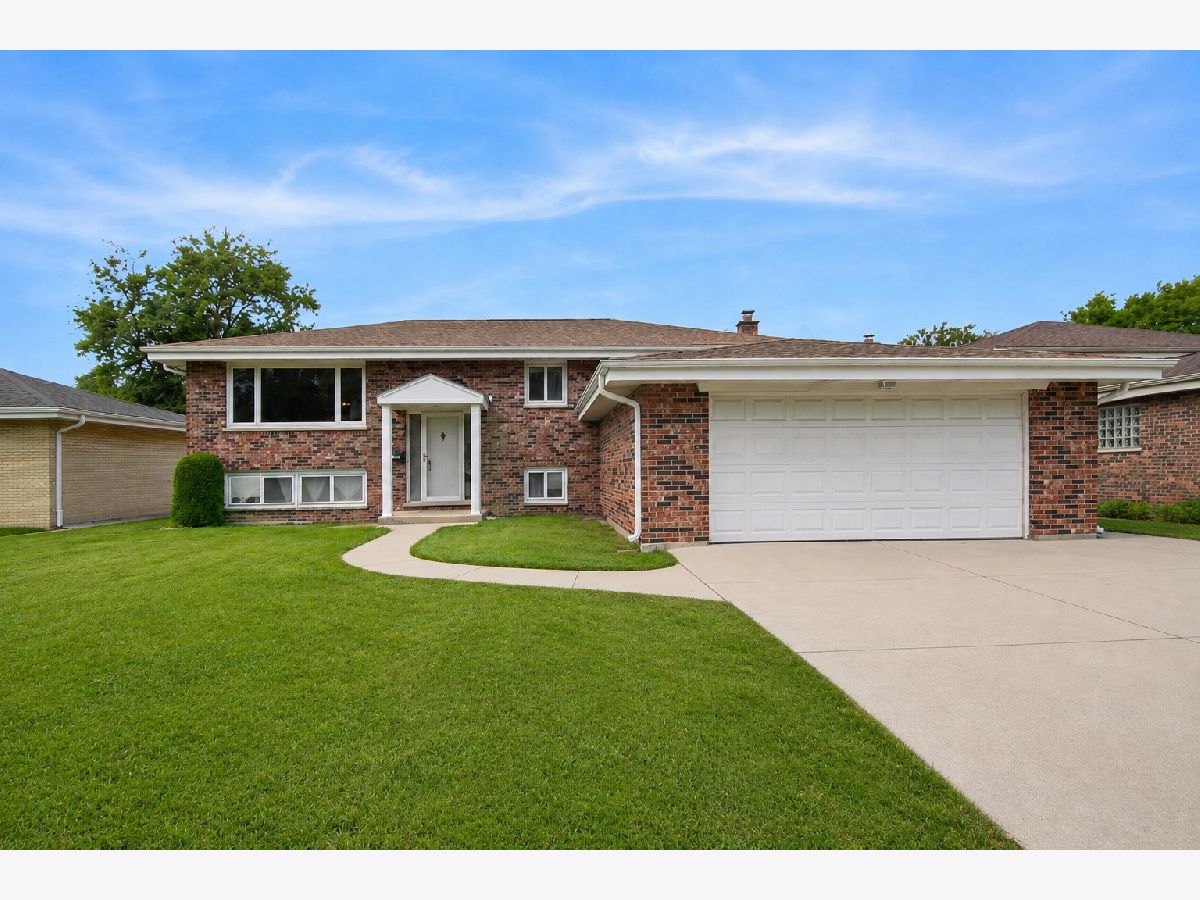  For Sale Addison Illinois, 562 Plamondon Drive