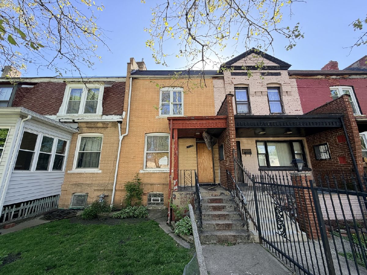  For Sale Chicago Illinois, 10609 Champlain Avenue