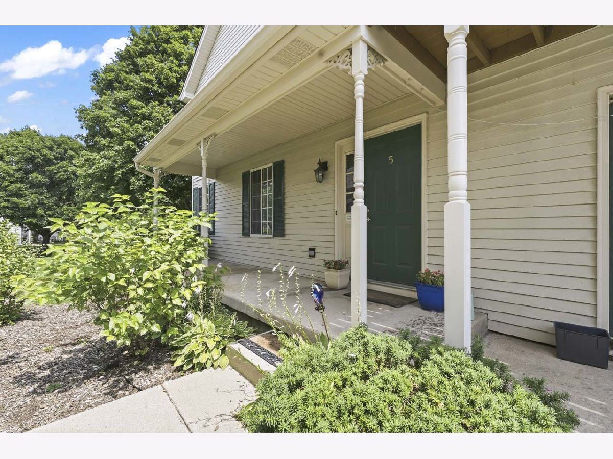  For Sale Lake In The Hills Illinois, 5 Pheasant Trail