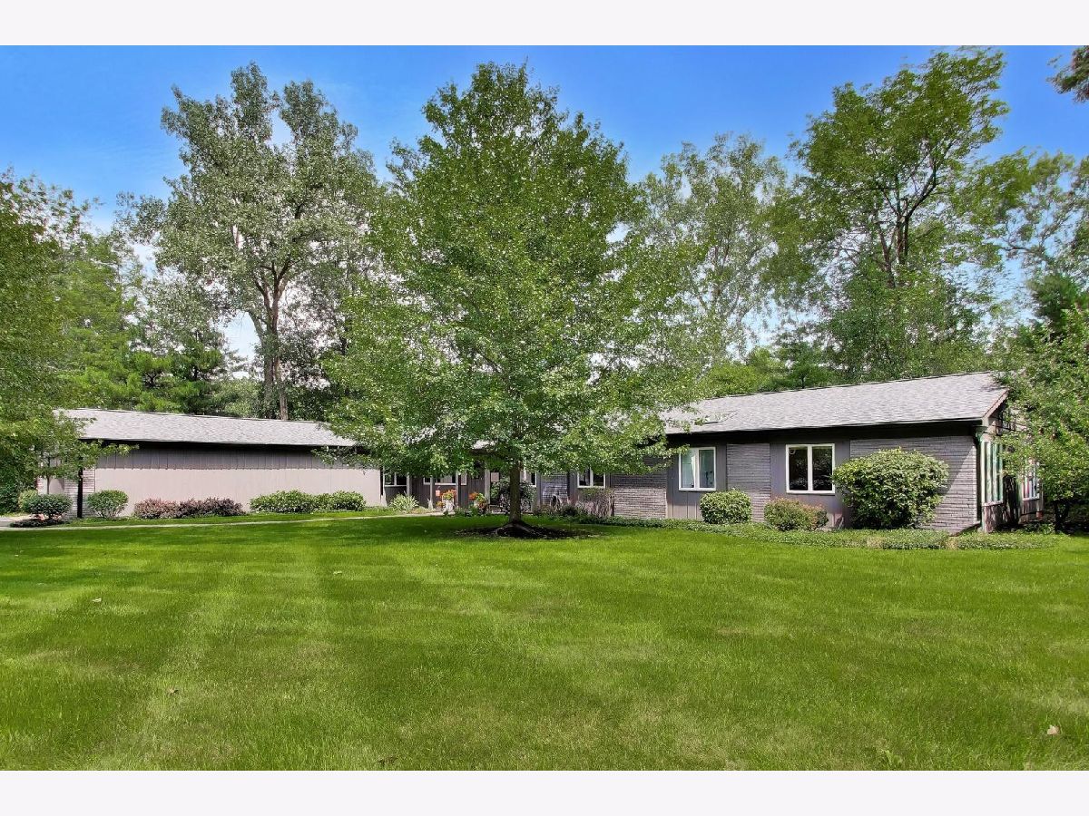 Homes For Sale Biltmore North Barrington Illinois, 191 Kimberly Road